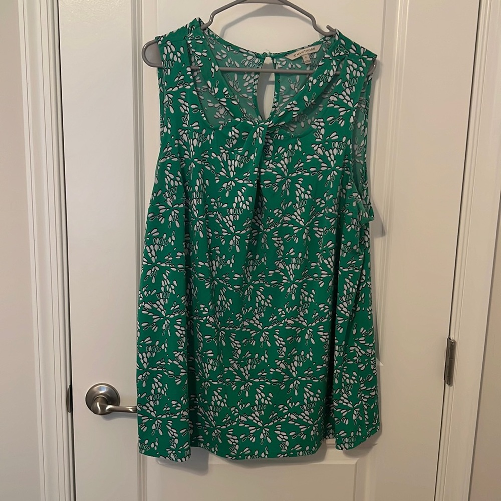 Keyhole Front Floral Top